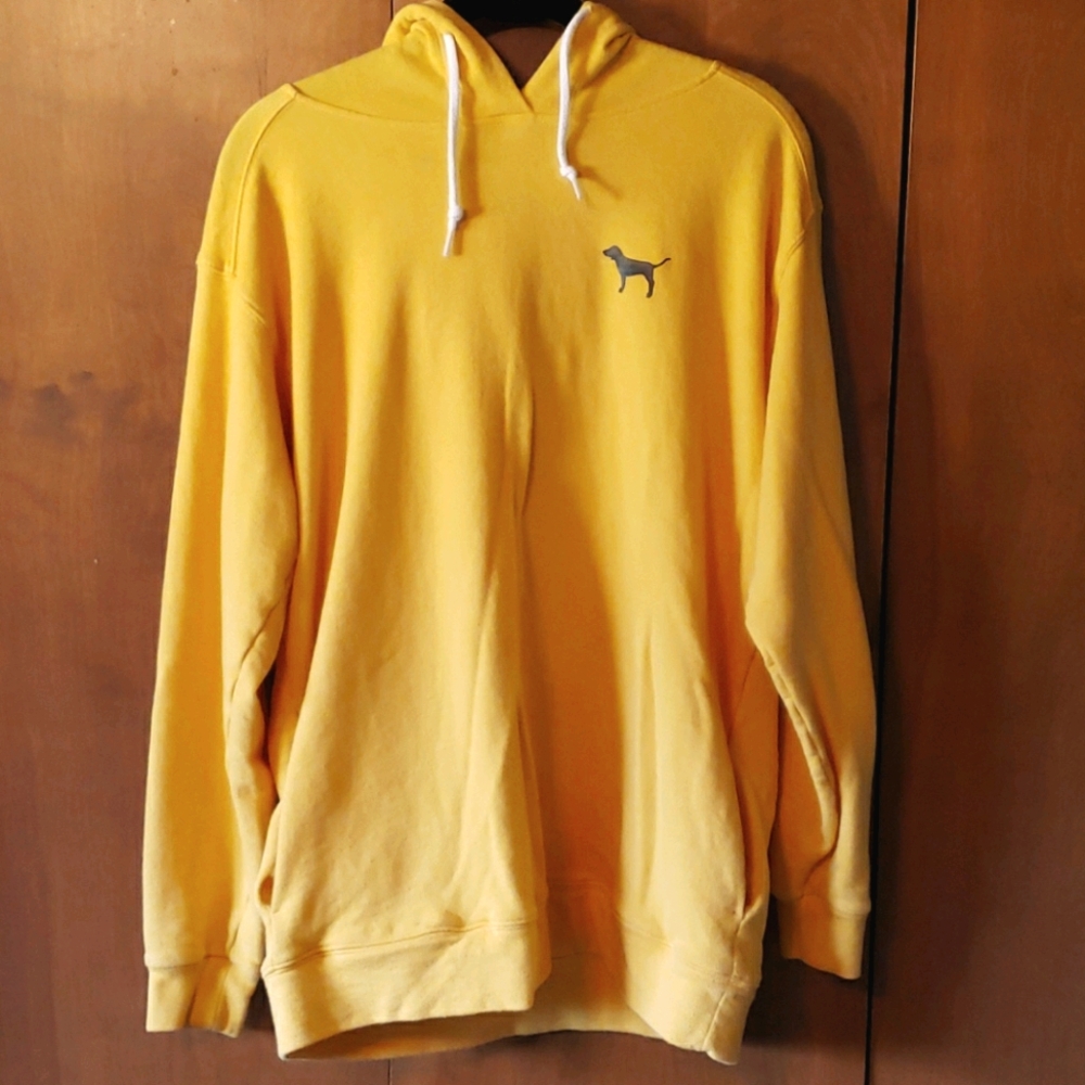 VS Pink hoodie with pockets!!